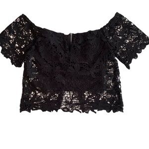 CHARLOTTE RUSSE Crochet Lace Crop Top